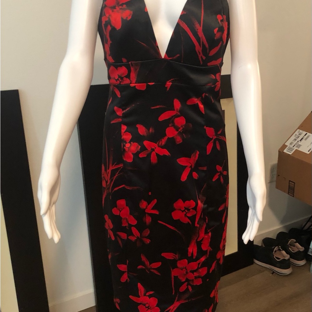Brand new Guess Sleek Plunge Dress